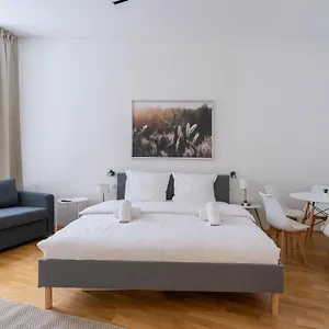 Air Conditioning 330 Mbit Wifi Self Check-in Viena